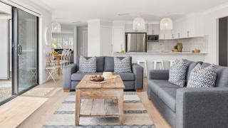 Witonga Waters - Pet Friendly Luxury Waterfront Escape with Pool & Pontoon - Holiday Yamba - 4