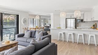 Witonga Waters - Pet Friendly Luxury Waterfront Escape with Pool & Pontoon - Holiday Yamba - 3