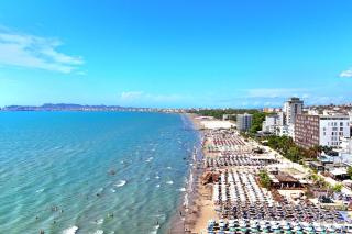 Beachfront & Sea View Apartment 101 - Happy Rentals - 6
