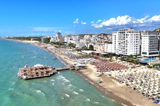 Beachfront & Sea View Apartment 101 - Happy Rentals - 4