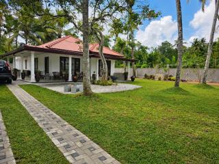 Ceylon Vintage Verandha - 0