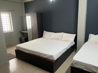 Hotel Mysuru Dine, 20 mins from Chamundi betta - 3
