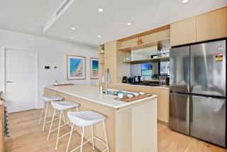 Beachfront Luxury - 9