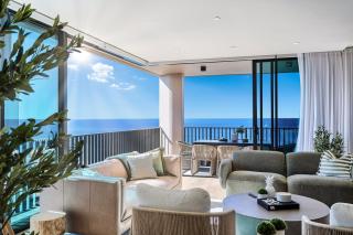 Panoramic Penthouse Views - 8
