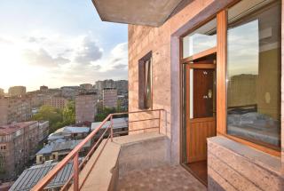 luxury four-room apartment with a good view - 9