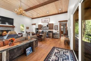 Whitetail Lodge Rustic Retreat - 4