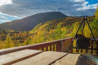 Natural Cabin Retreat - 9