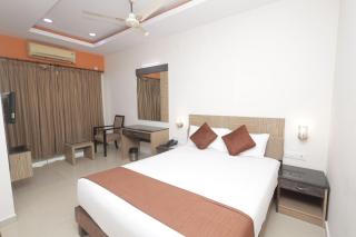 Royal Riviera Hotels & Resorts - 3