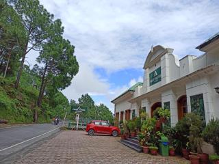 Peaks And Pines Resort - 3