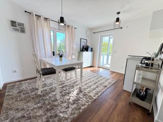 Liya 06-2 Zimmer mit Balkon - 8