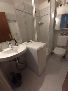 modern flat close to citycenter, 100m bus, 4 min metro - 3