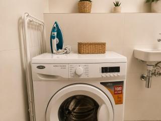 Spacious Anděl Apartment with 2 Bathrooms near Metro - 1