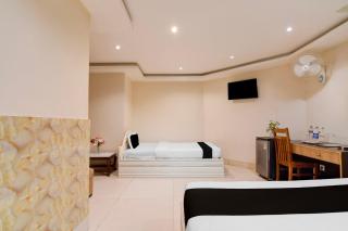 Townhouse Deshapriya Park Kolkata Formerly DK Inn - 5