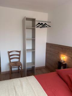 Chambre lumineuse et moderne - 6