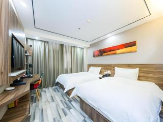 Borrman Hotel Zhenjiang Dashikou Suning Plaza - 1