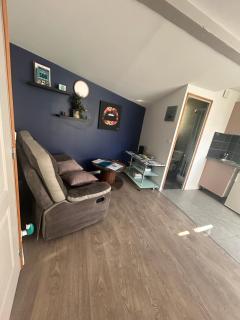 Studio rénové avec parking et jardin privés - 9