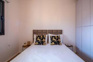 David Village - 3 bedroom with Parking - 2