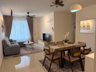 Tripple-A Homestay at Sireh Residence - 9
