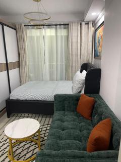 Stylish Haven Studio - Yaya with Skyline Views and Gym - 0