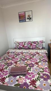 Room 2 Bright Spacious Room Walk to Shops - 8