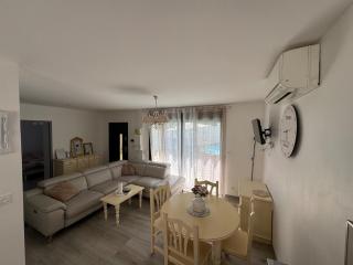 Charmante Maison avec Piscine - 6