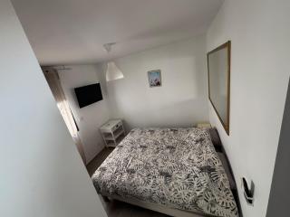 Charmante Maison avec Piscine - 3
