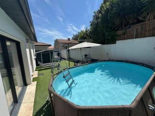 Charmante Maison avec Piscine - 9