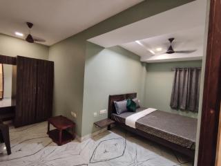 FabHotels Greyhaven - 3