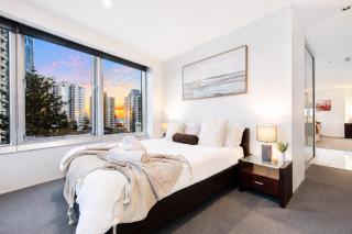 Iconic Q Tower Apartments- Your Vacay Stay - 2