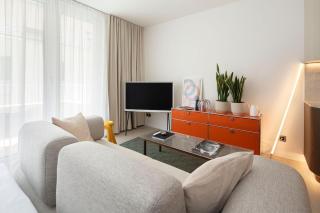 Bauhaus 70 Retro Art Apartment by Castle & Danube - Bratislava - 9