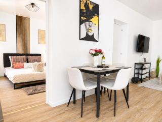 Le Moderno Arbois city center with private parking - 9