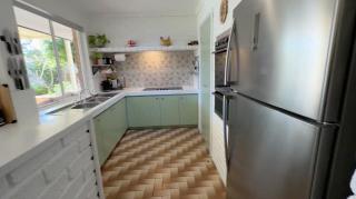 Lynda Crescent Modern House - 7