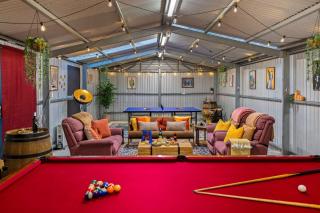 Warm, character-filled retreat with games room - 8