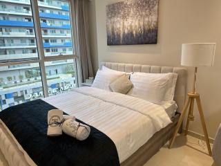 Dunya tower downtown suites burj khalifa st - 2