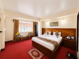 The White Yak Hotel In Darjeeling - 9