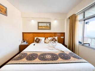 The White Yak Hotel In Darjeeling - 6