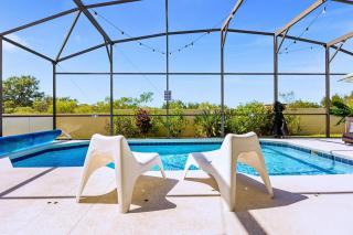 Luxury 4BR Home - Private Pool BBQ - Near Disney - 3