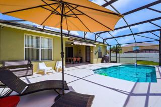 Luxury 4BR Home - Private Pool BBQ - Near Disney - 2