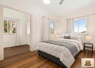 Riverside Retreat - Group Stay - 6BR - SunshineCoast - 1