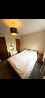 Comfortable 1 Bedroom Flat - 4