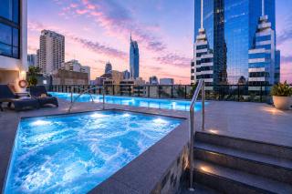 Circle on Cavill - Your Vacay Stay - 7