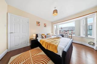 The Full House with Parking, Pool Table, Garden - 6