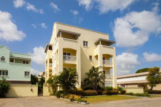 Oppposite Beach with Pool - Margate 4 2 bed - Bridgetown - 8