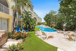 Modern Beachfront Condo with Pool - Sapphire 102 - 0
