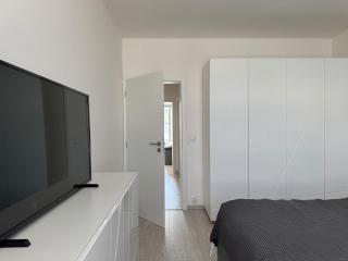 2 Bed Apartment Sleeps 6 - Free Parking - Pets - 5