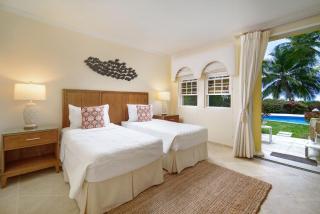 Modern Beachfront Condo with Pool - Sapphire 112 - 3