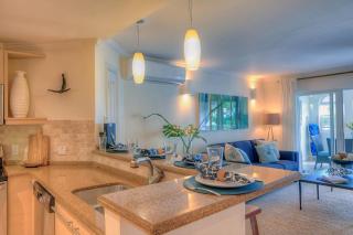Modern Beachfront Condo with Pool - Sapphire 104 - 4