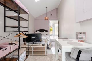 1 Bed Annexe Sleeps 2 -Garden -Harlow Mill Station - 2