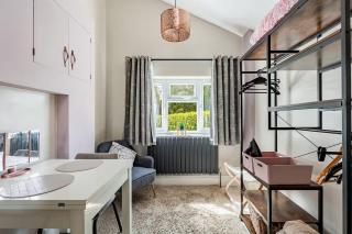 1 Bed Annexe Sleeps 2 -Garden -Harlow Mill Station - 1
