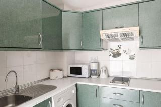 GuestReady - Modern Retreat with Pool - 5
